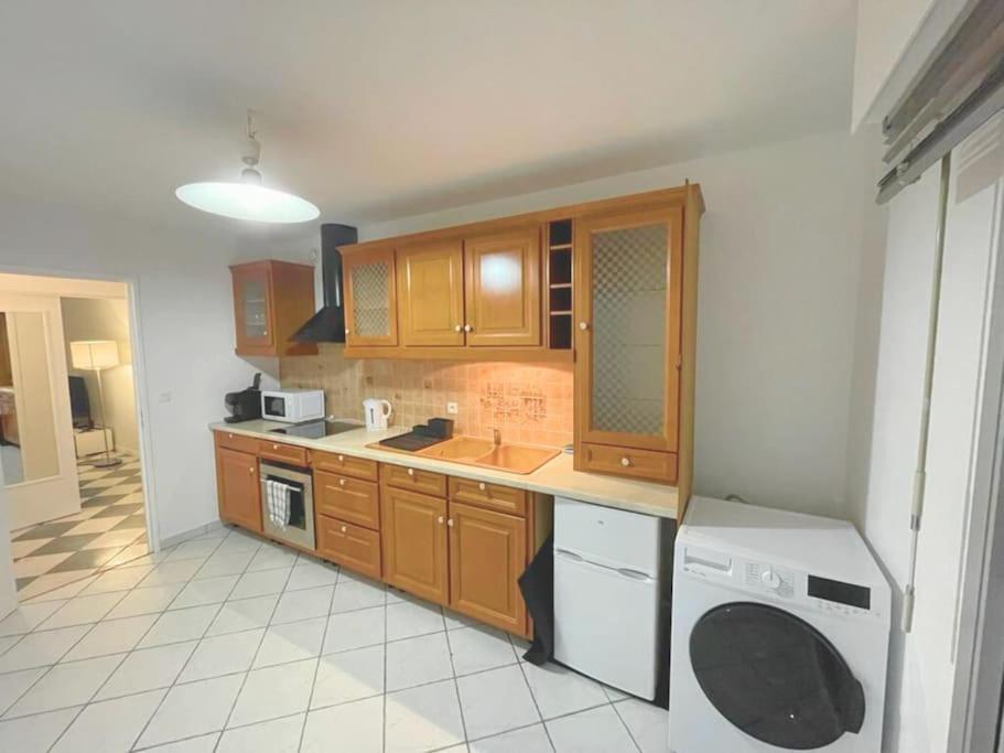 Apartamento 9 Min From Chateau De Vincennes - Paris & Disney Saint-Maurice  Exterior foto