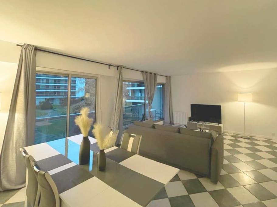 Apartamento 9 Min From Chateau De Vincennes - Paris & Disney Saint-Maurice  Exterior foto